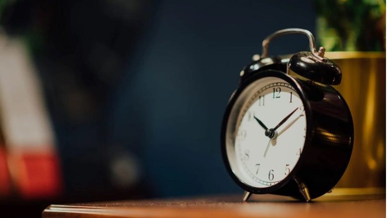 Αλλαγή ώρας: Πότε γυρίζουμε τα ρολόγια πίσω και γιατί