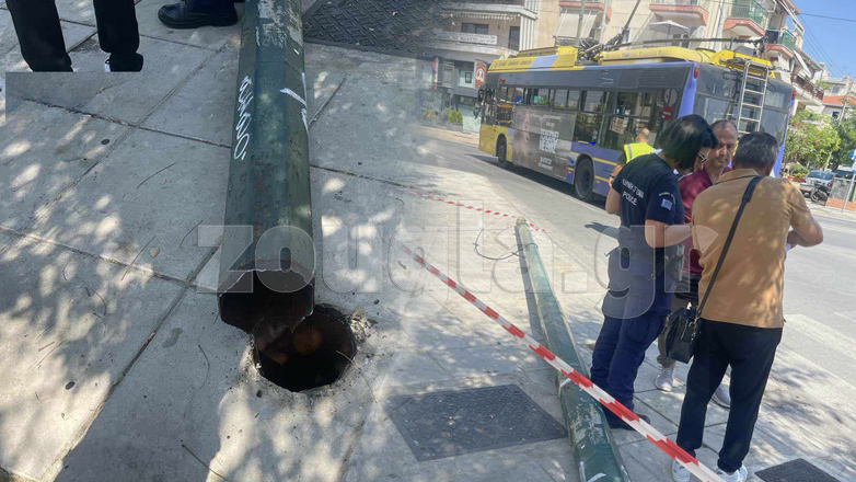 Τρόλεϊ έριξε σιδερένια κολόνα στη Νέα Φιλαδέλφεια και τραυμάτισε 14χρονη