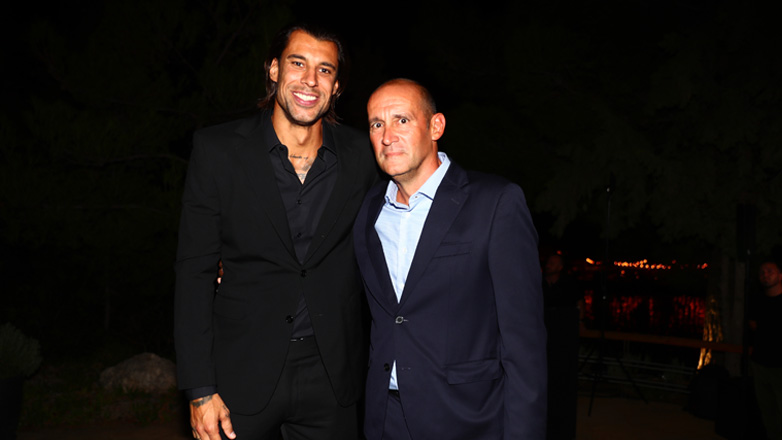 Αγγελόπουλοι για Πρίντεζη: «Έχει δώσει τα πάντα στον Ολυμπιακό – Μας χάρισε τις καλύτερες στιγμές στις ζωές μας»