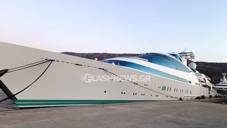 Χανιά: Στο λιμάνι της Σούδας τεράστια θαλαμηγός μέλους της βασιλικής οικογένειας των Ηνωμένων Αραβικών Εμιράτων