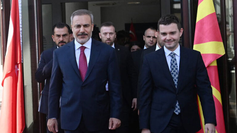 Επίσκεψη ΥΠΕΞ Τουρκίας στα Σκόπια: «Η Τουρκία στηρίζει σθεναρά τη Βόρεια Μακεδονία και θα συνεχίσει να το κάνει»