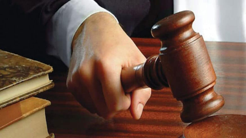 Μητέρα μήνυσε το γιο της – Την απειλούσε γιατί δεν του έδινε χρήματα