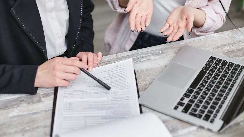 Κληρονομιές: «Οδηγός» από την ΑΑΔΕ για το δίλλημα της αποποίησης ή της αποδοχής