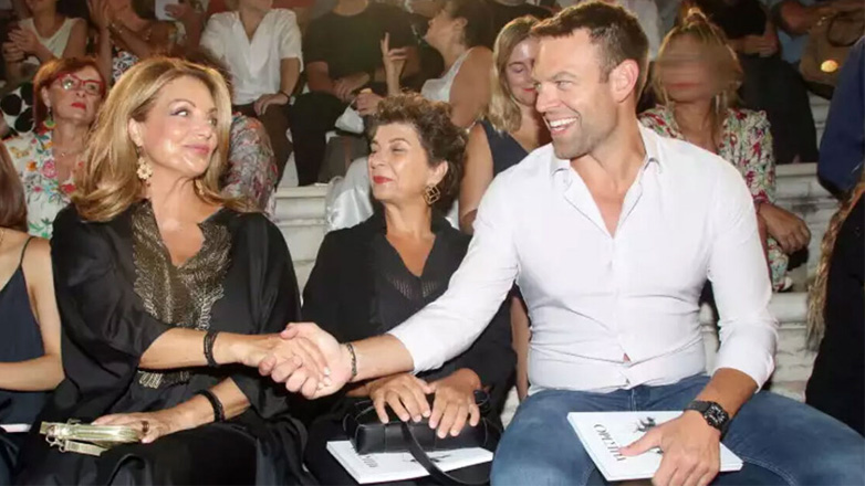 Στέφανος Κασσελάκης: H πρώτη solo δημόσια εμφάνισή του μετά το γαμήλιο γλέντι με τον Tyler McBeth στην Κρήτη