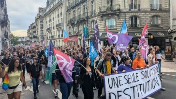 Γαλλία: Χιλιάδες άνθρωποι στους δρόμους διαμαρτυρήθηκαν για τον διορισμό του Μπαρνιέ στην πρωθυπουργία