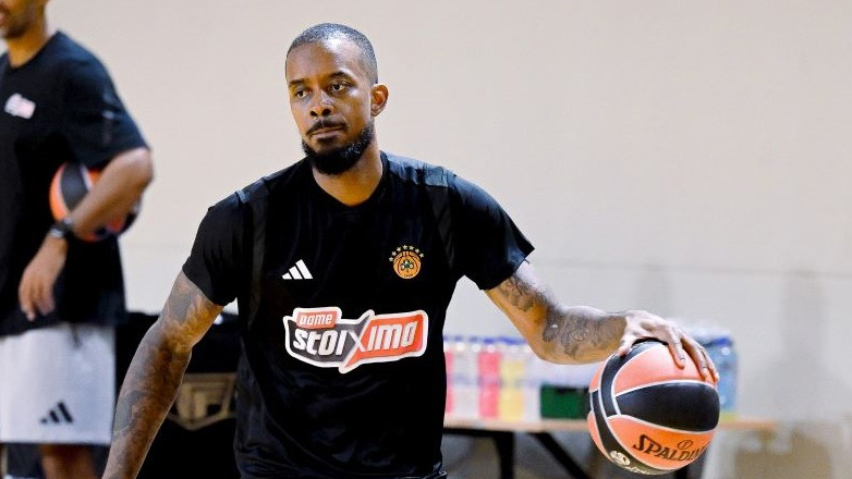 Μπράουν: «Είναι εκπληκτικό το ότι παίζω με τον Σλούκα»