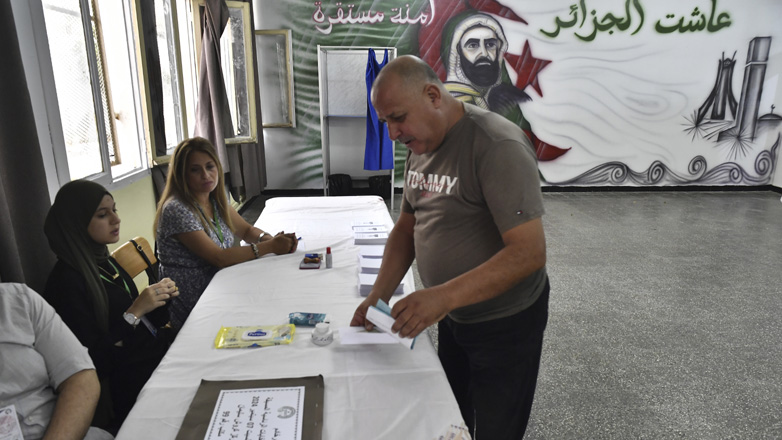 Προεδρικές εκλογές στην Αλγερία: Στο 48% η συμμετοχή