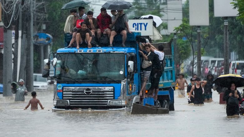 Δεκάδες νεκρούς άφησε πίσω του ο φονικός τυφώνας Γιάγκι