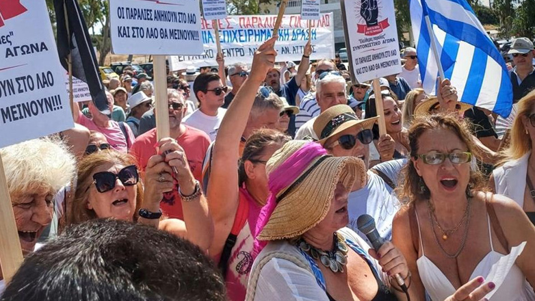 Λαγονήσι: Διαδήλωση των κατοίκων για τη δωρεάν πρόσβαση στις παραλίες!