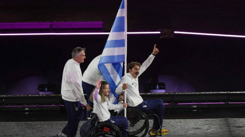 Tελετή λήξης Παραολυμπιακών Αγώνων: Η είσοδος της Σταματοπούλου και του Τσαπατάκη στο «Stade de France»