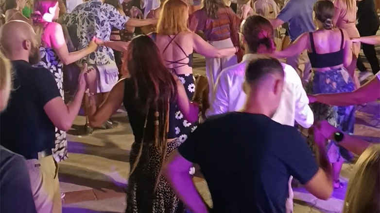 «Επέστρεφε»: Φεστιβάλ Παραδοσιακής Μουσικής και Γεύσεων της Ελλάδας