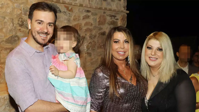 Άντζελα Δημητρίου: Η πρώτη δημόσια εμφάνιση με την Όλγα Κιουρτσάκη και τον γαμπρό της μετά τη διαμάχη