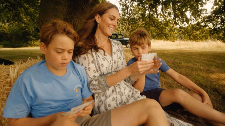 Η Kate Middleton ολοκλήρωσε τη χημειοθεραπεία – Το εντυπωσιακό βίντεο από τις οικογενειακές διακοπές στο Νόρφολκ