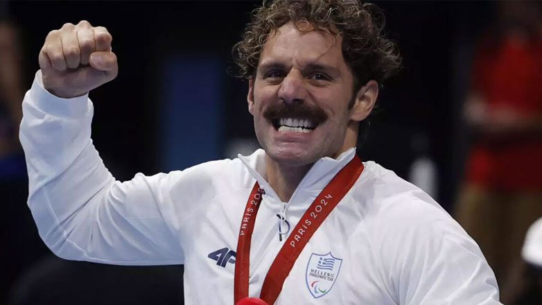 Ο Αντώνης Τσαπατάκης μας δείχνει πόσο δύσκολη ήταν η προσβασιμότητα στα δωμάτια του Ολυμπιακού χωριού