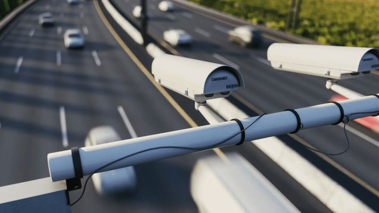 Οδηγός BMW «έφαγε» κλήση 115.000 ευρώ επειδή… κολλούσε επικίνδυνα στον μπροστινό