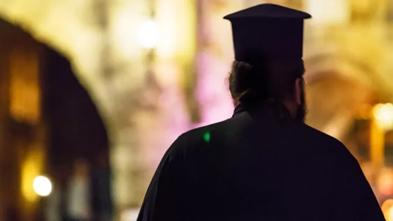 Θεσσαλονίκη: Ιερέας καταδικάστηκε για ενδοοικογενειακή απειλή σε βάρος της πρεσβυτέρας