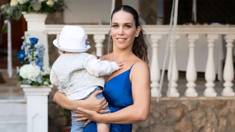 Κατερίνα Στικούδη: Μοιράζεται φωτογραφίες από τη βάφτιση του δεύτερου γιου της