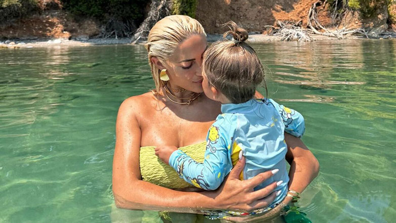 Ιωάννα Τούνη: Τι συνέβη με τον γιο της; – «Δικαιούται και ο Πάρης να έχει τις στραβές του μέρες»