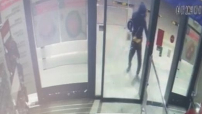 Επικίνδυνος ληστής προσπάθησε να αρπάξει το όπλο αστυνομικού