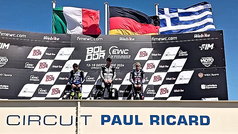 Στο βάθρο ο Γιάννης Περιστεράς στον παγκόσμιο Τελικό Yamaha R7 SuperFinale