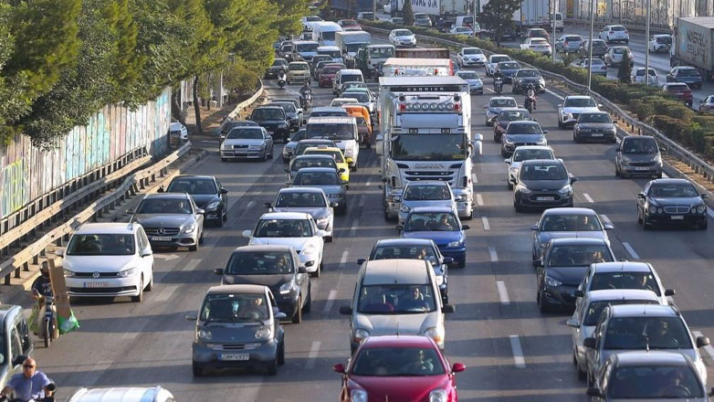 Κηφισός: Τροχαίο ατύχημα με φορτηγό – Προβλήματα στην κυκλοφορία