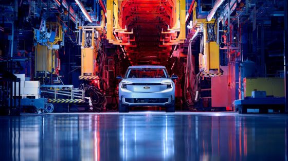 Ford Explorer: Βρίσκεται στις εκθέσεις και περιμένει να το οδηγήσετε