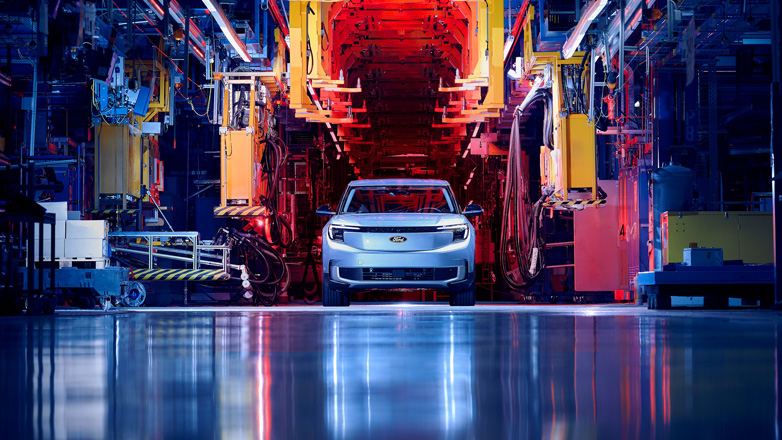 Ford Explorer: Βρίσκεται στις εκθέσεις και περιμένει να το οδηγήσετε