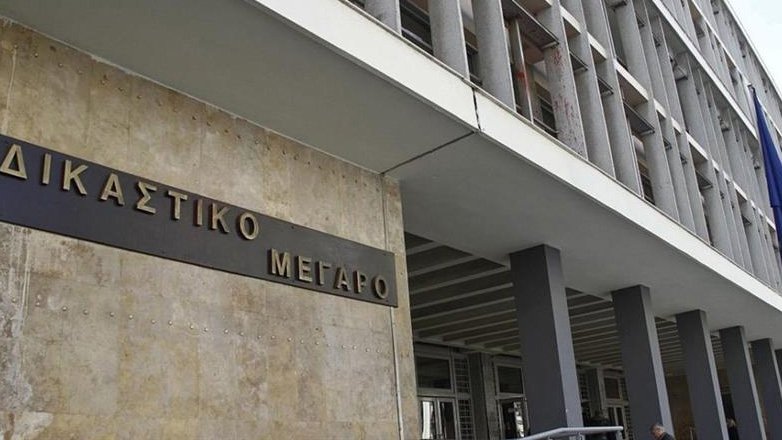 Με απόταξη τιμωρήθηκε αστυνομικός που καταδικάστηκε για παράνομη διακίνηση μεταναστών