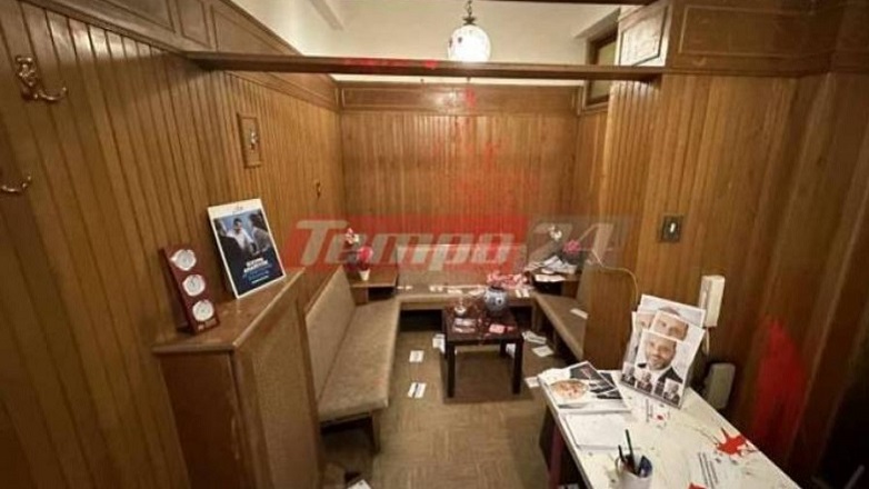 Επίθεση στο γραφείο του Υφυπουργού Ιάσωνα Φωτήλα στην Πάτρα