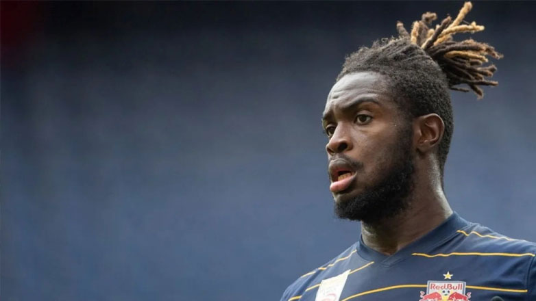 Η Σάλτσμπουργκ άφησε ελεύθερο τον Σολέ που «έπαιξε» για τον ΠΑΟΚ