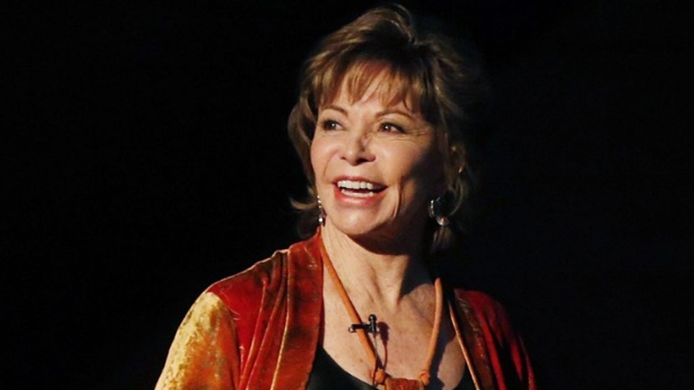 Η Χιλιανή συγγραφέας Ιζαμπέλ Αλιέντε θα γίνει «κούκλα Μπάρμπι»