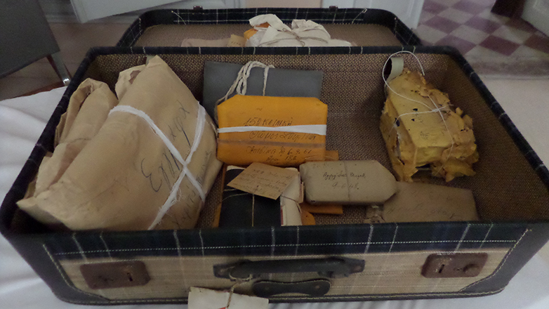 «Όταν σε λησμονούν είναι σαν να πεθαίνεις δύο φορές…» – Η ερευνήτρια Ν. Τσιλιγκίρογλου μιλάει για το ντοκιμαντέρ «Αζήτητοι»