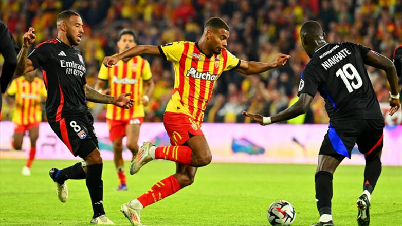 «Κόλλησαν» στο 0-0, Λανς και Λιόν