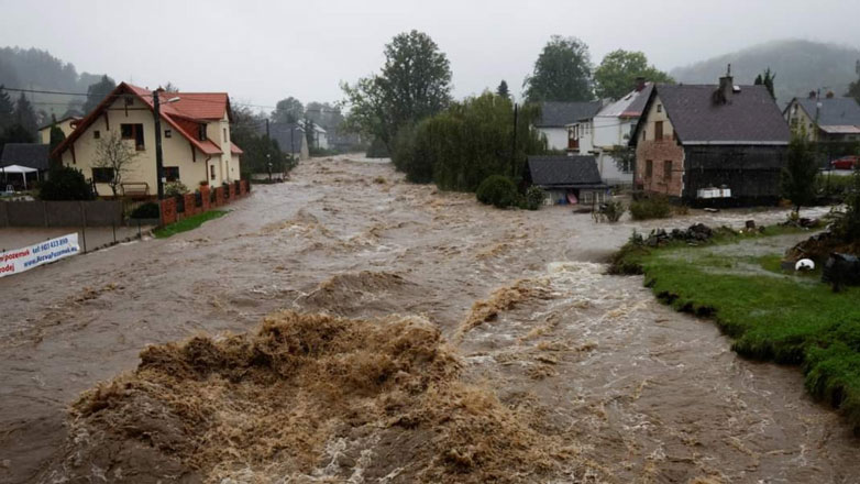 Στο έλεος της κακοκαιρίας Boris η Ευρώπη – Νεκρός πυροσβέστης στην Αυστρία, συνολικά 7 θύματα
