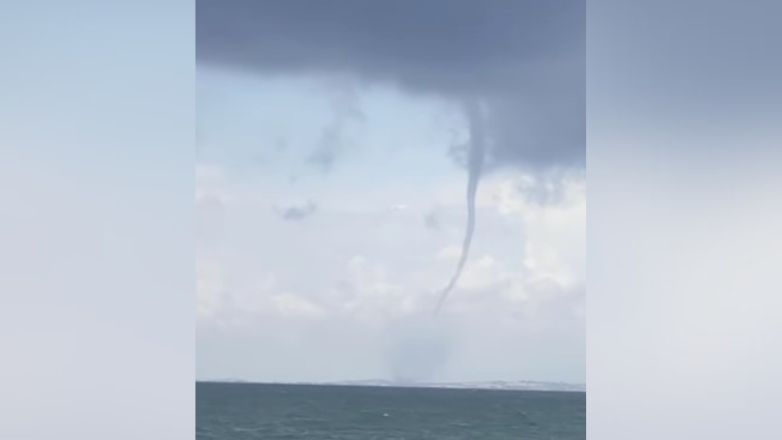 Ξάνθη: Εντυπωσιακός υδροστρόβιλος στην παραλία των Αβδήρων – Δείτε βίντεο