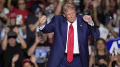 Πυροβολισμοί κοντά στη λέσχη γκολφ όπου συχνάζει ο Ντ. Τραμπ – Ασφαλής ο υποψήφιος πρόεδρος, λέει το επιτελείο του