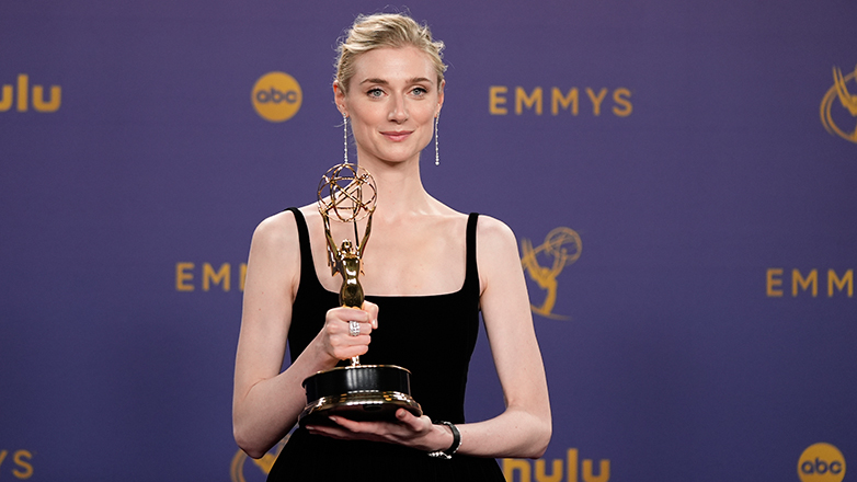 Ελίζαμπεθ Ντεμπίκι: «Ήταν δώρο» να υποδυθώ την πριγκίπισσα Νταϊάνα στο «The Crown»