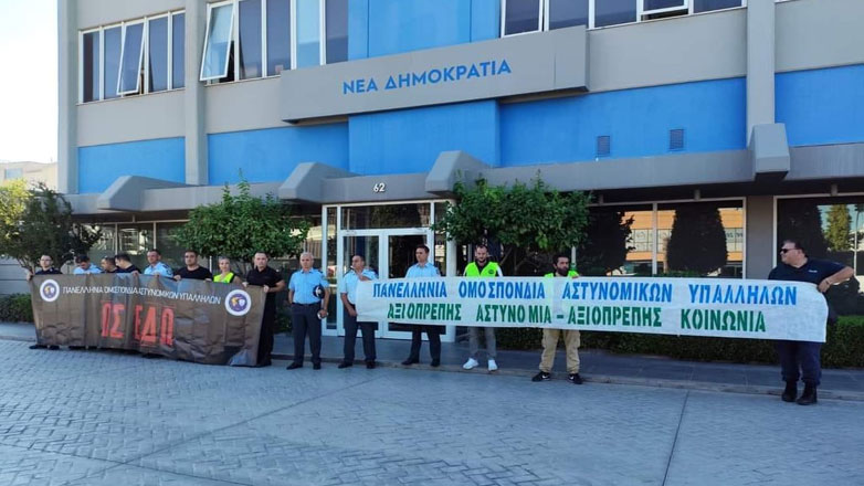 Αρκούσε μία «επίσκεψη» στα γραφεία της ΝΔ για να δουν οι ένστολοι τον πρωθυπουργό