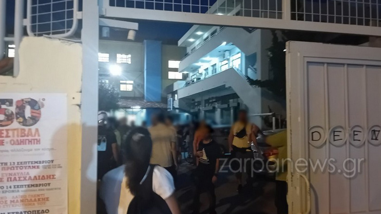 Αιματηρή συμπλοκή σε σχολείο στα Χανιά – Εξωσχολικοί μαχαίρωσαν μαθητή