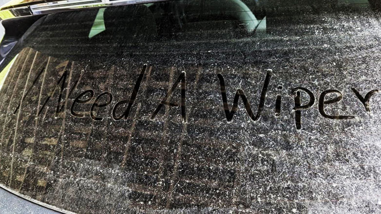 Γιατί τα σεντάν δεν έχουν πίσω υαλοκαθαριστήρα;