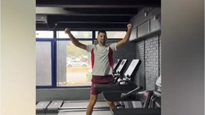 Με … συρτάκι προπονείται ο Νόβακ Τζόκοβιτς