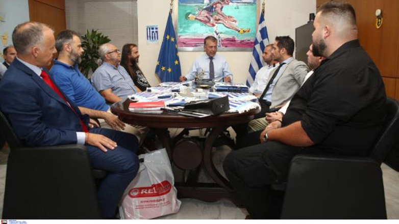 Ιστορική συνάντηση του Γ. Βρούτση με τους εκπροσώπους των οκτώ νόμιμων Λεσχών Φιλάθλων