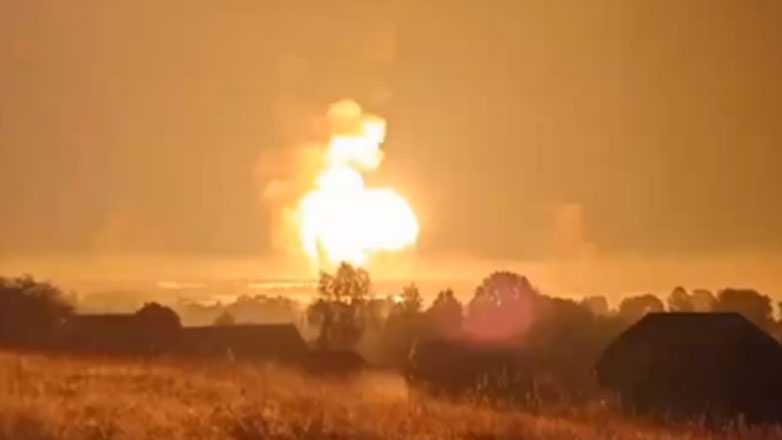 Πυρκαγιά σε περιφέρεια της Ρωσίας εν μέσω μαζικής επιδρομής της Ουκρανίας με drones – Ρωσική επιδρομή στο Κίεβο