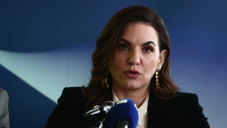 Η Όλγα Κεφαλογιάννη αγόρασε από τη Δέσποινα Μοιραράκη δύο περσικά χαλιά αξίας 17.980 € με δαπάνη του υπουργείου Τουρισμού Η Όλγα Κεφαλογιάννη αγόρασε από τη Δέσποινα Μοιραράκη δύο περσικά χαλιά αξίας 17.980 € με δαπάνη του υπουργείου Τουρισμού