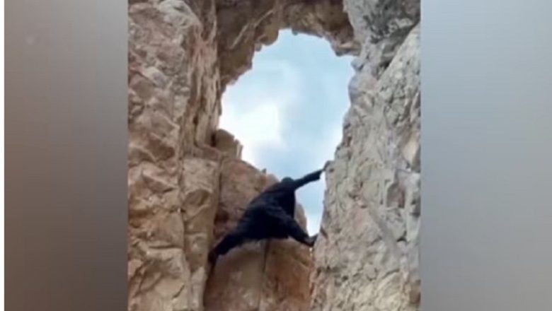 Μοναχός στο Άγιο Όρος σκαρφαλώνει σε βράχια και γίνεται … viral Μοναχός στο Άγιο Όρος σκαρφαλώνει σε βράχια και γίνεται … viral