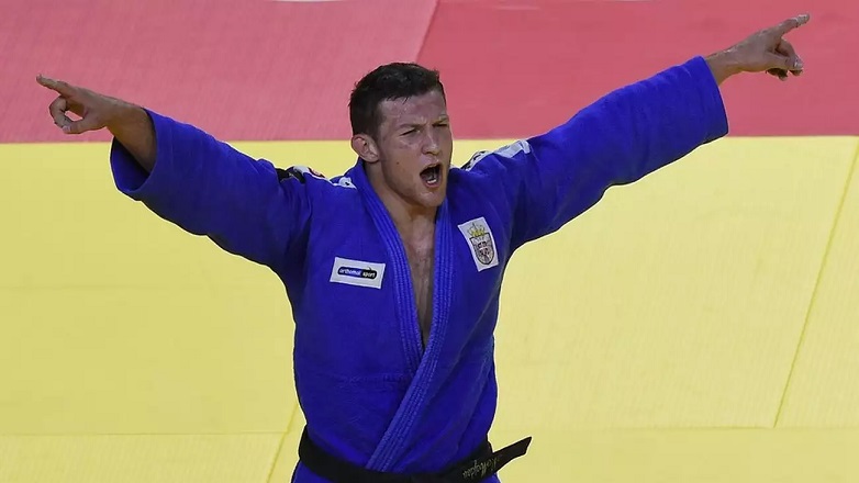 Πρωταθλητής Ευρώπης τιμωρήθηκε γιατί … έκανε το σταυρό του