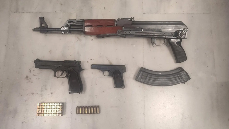 Χανιά: Δύο συλλήψεις για οπλοκατοχή – Κατασχέθηκαν καλάσνικοφ, πιστόλια και φυσίγγια