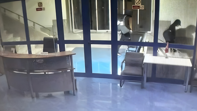 Φωτογραφικά ντοκουμέντα από τη διάρρηξη στο υπουργείο Κοινωνικής Συνοχής