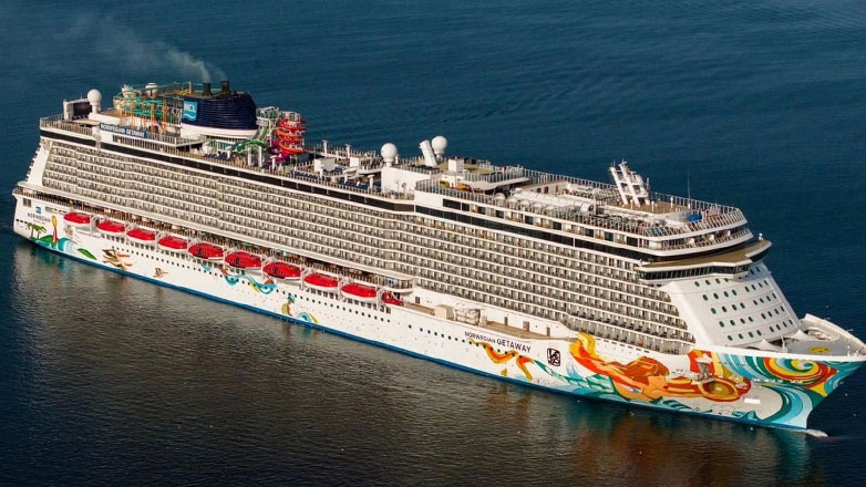 Θεσσαλονίκη: Μια …κωμόπολη μετέφερε το κρουαζιερόπλοιο «Norwegian Getaway»