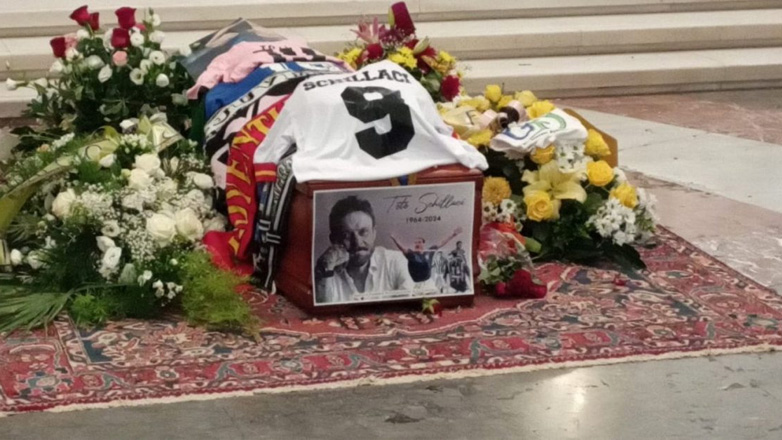 Το τελευταίο «αντίο» στον Σαλβατόρε Σκιλάτσι: «Τοτό είσαι στην ομάδα του Παραδείσου»